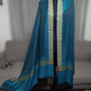 Elegant Diamond-shaped Pattern Winter Shawls- Worn Both Ways, Inside Out